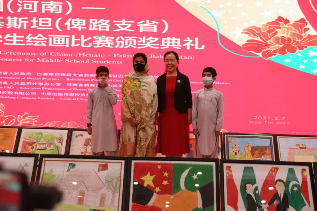 胡华敏董事长受邀参加中巴中学生绘画比赛颁奖及友好学校结好仪式